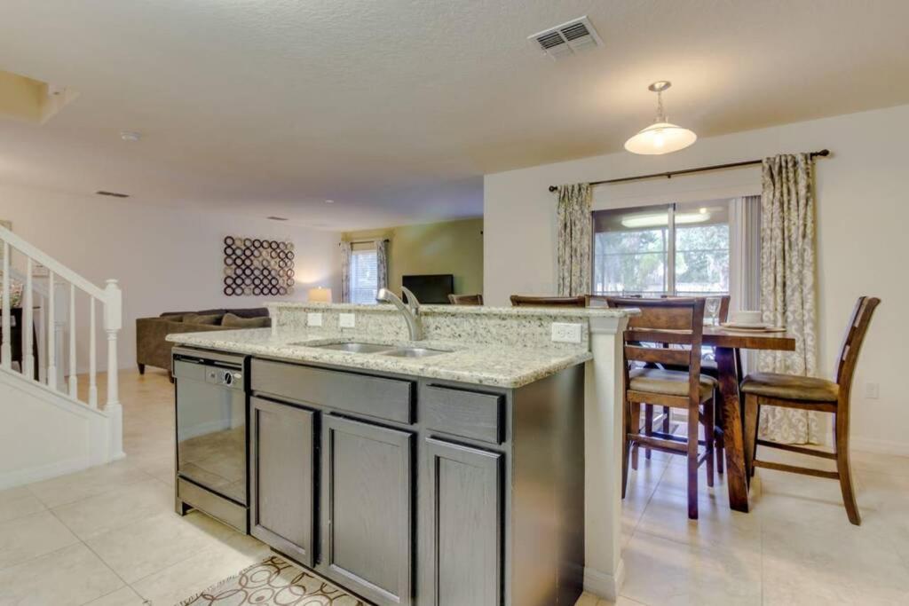 4 Bedroom Quiet Pool Home 키시미 외부 사진
